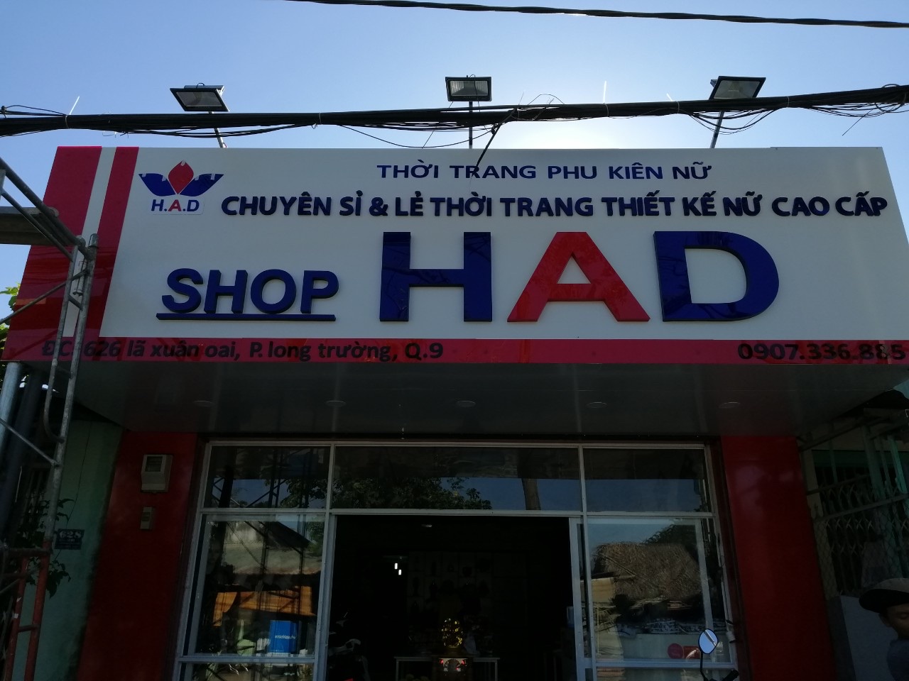 mẫu bảng hiệu shop quần áo đẹp