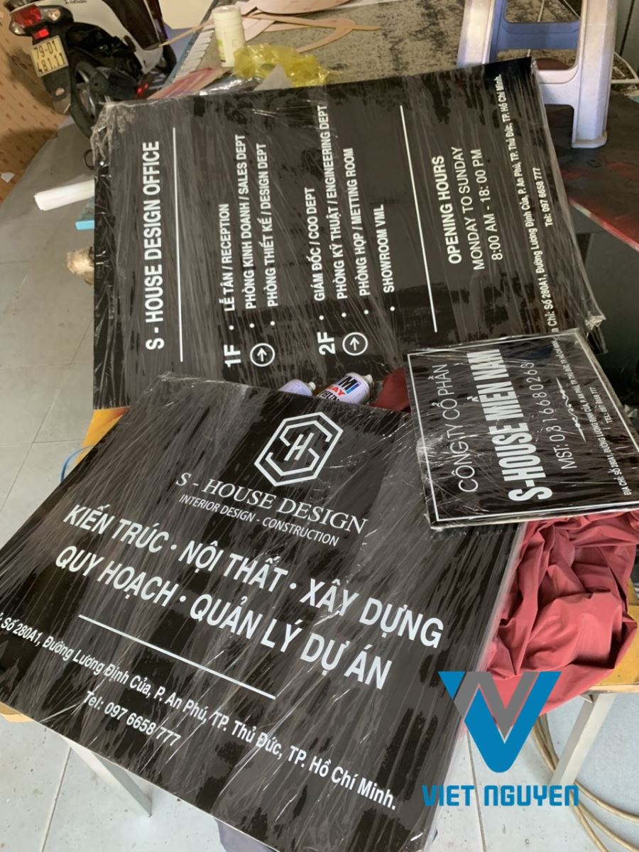 bảng hiệu quảng cáo