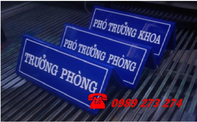 biển chức danh mica