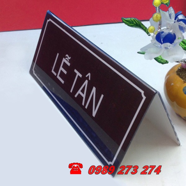 biển chức danh mica