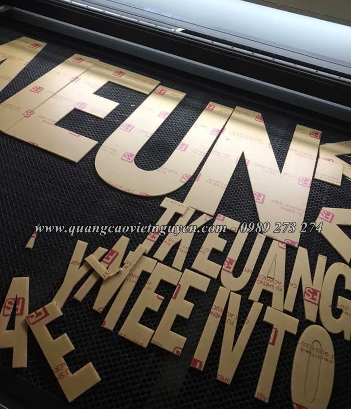 gia công mica Việt Nguyên