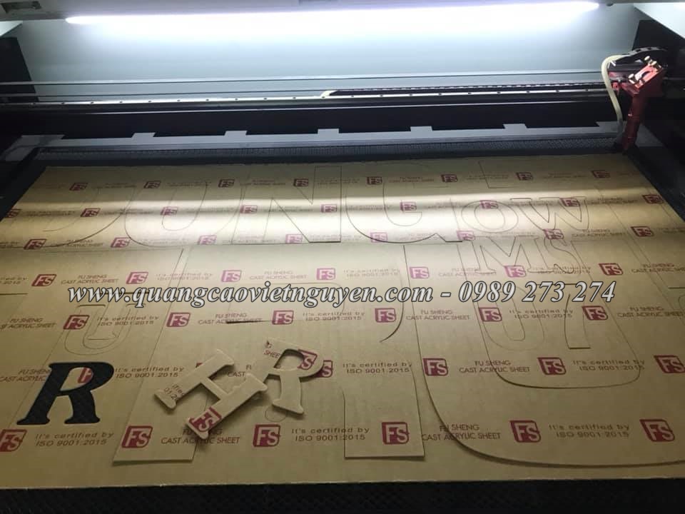 gia công mica theo yêu cầu