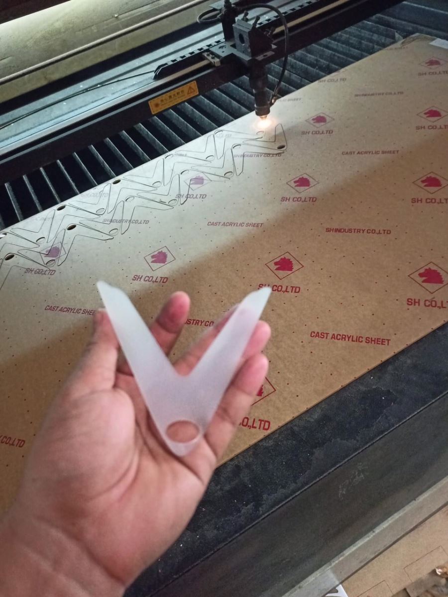 gia công mica theo yêu cầu