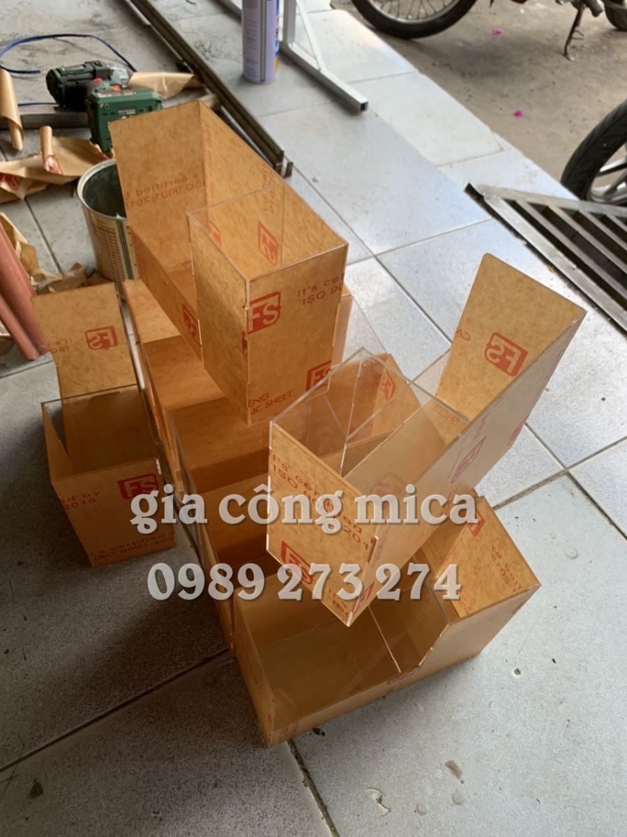 gia công hộp mica