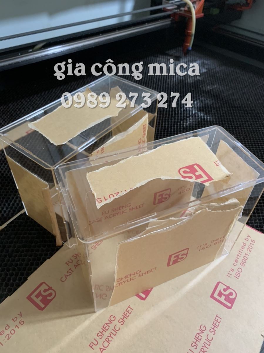 gia công hộp mica