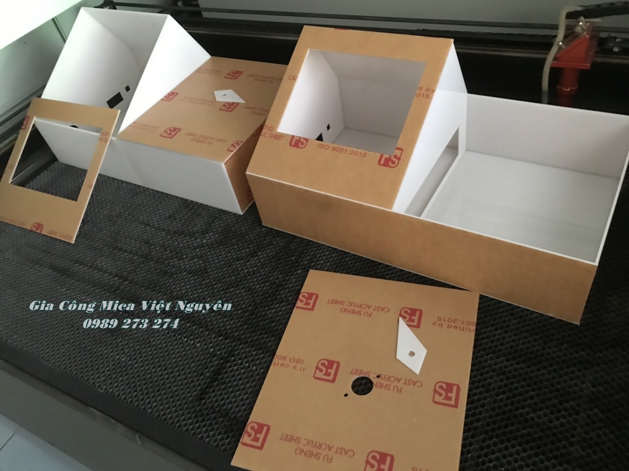 gia công hộp như mica theo yêu cầu, sản xuất hàng loạt nhanh chóng, giao hàng toàn tphcm