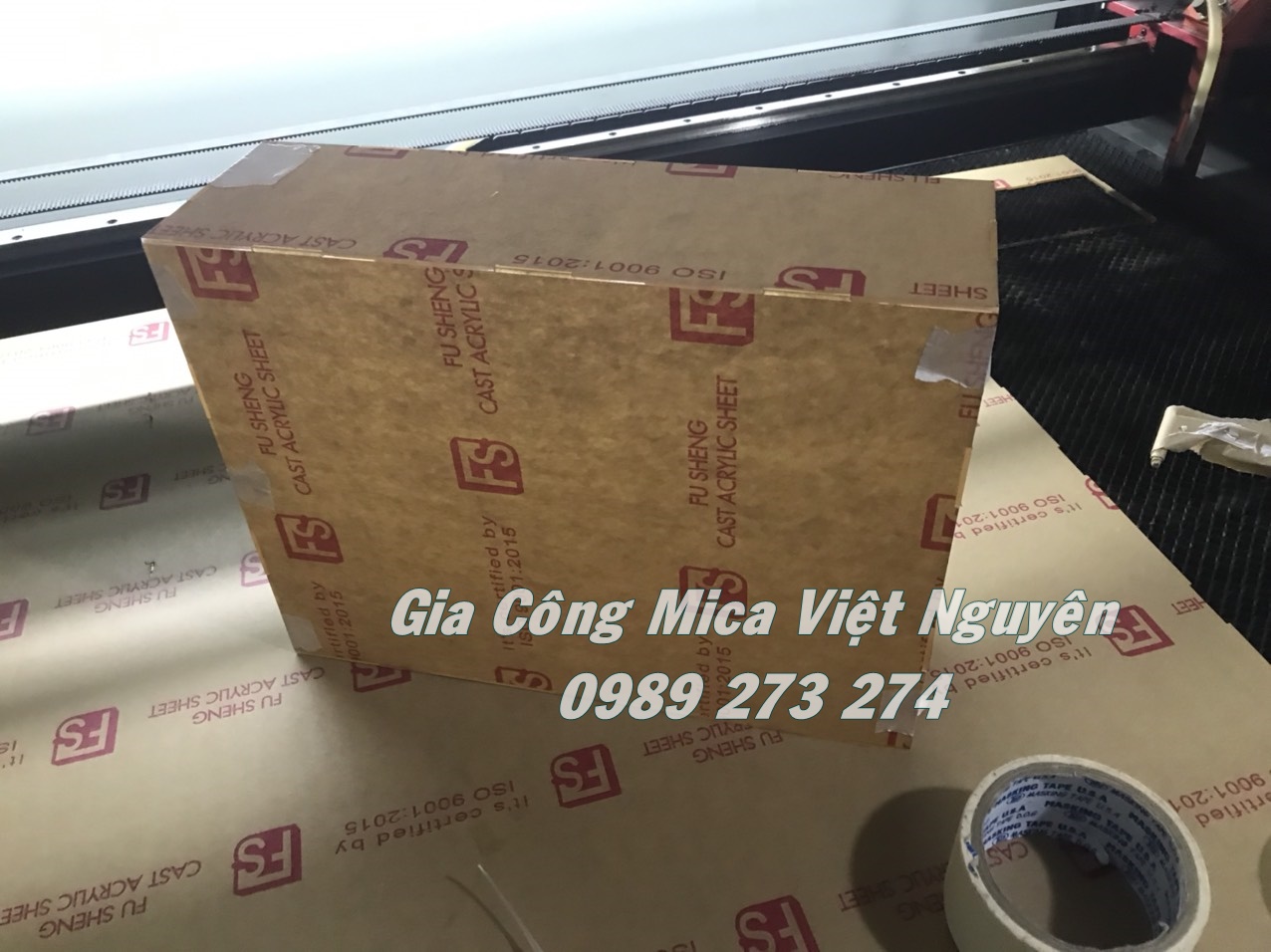 GIA CÔNG HỘP NHỰA MICA