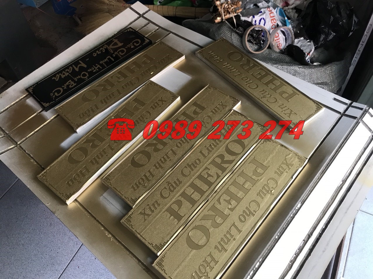 gia công bảng mica