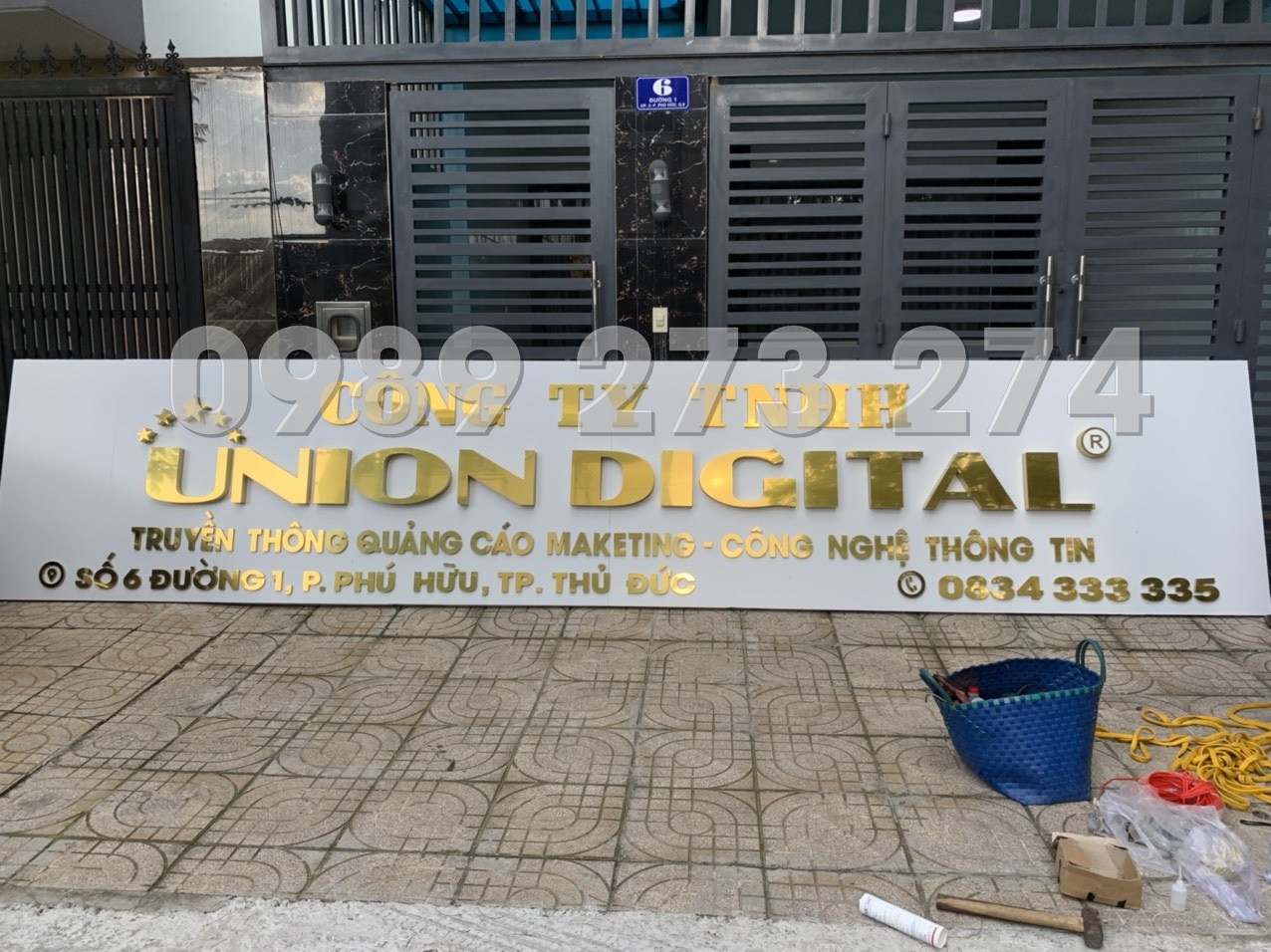 bảng hiệu công ty
